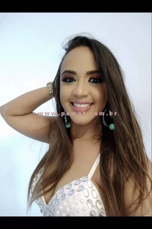 Terapeuta Thais Almeida
