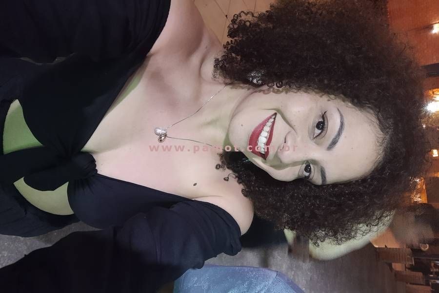 ariana massagista tântrica e nuru