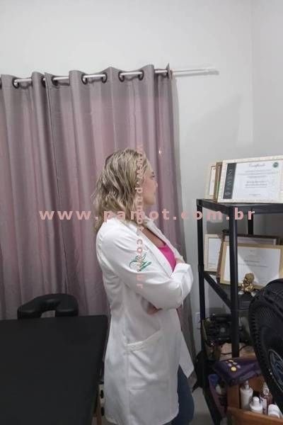 claudia massoterapeuta e esteticista patos de minas depilo com cera e maquininha